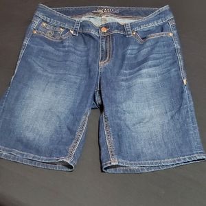 Melissa McCarthy 7 Jean Shorts